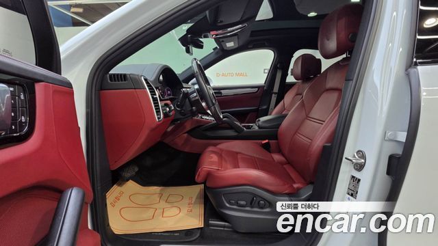 Porsche Cayenne 2022 — photo 10