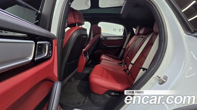 Porsche Cayenne 2022 — photo 15