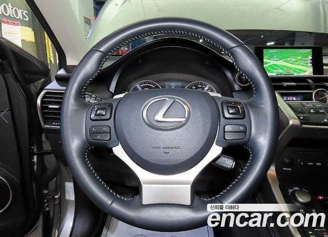 Lexus NX 2015 — photo 8