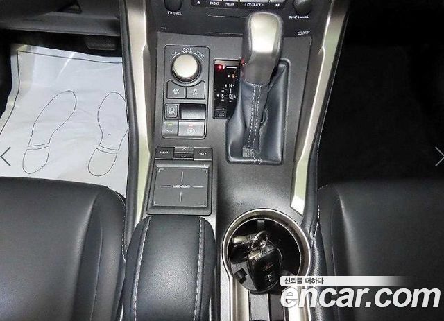 Lexus NX 2015 — photo 11