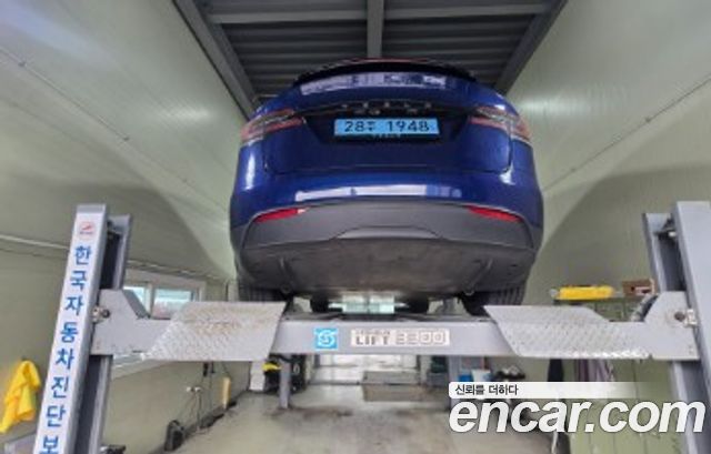 Tesla Model X 2023 — photo 2