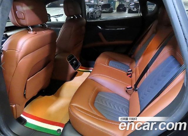 Maserati Quattroporte 2019 — photo 7