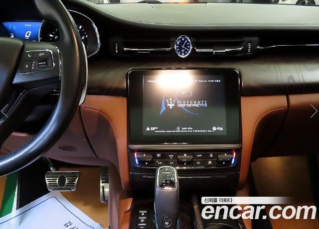 Maserati Quattroporte 2019 — photo 11