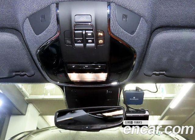 Maserati Quattroporte 2019 — photo 14