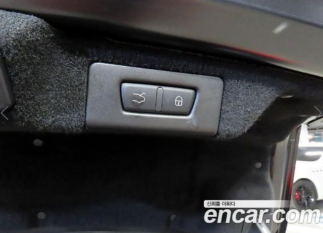 Maserati Quattroporte 2019 — photo 17