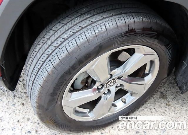 Toyota RAV4 2019 — photo 20