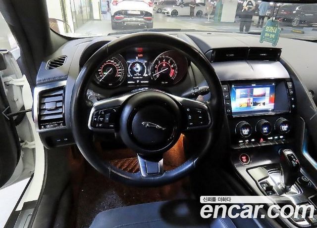 Jaguar F-TYPE 2018 — photo 8