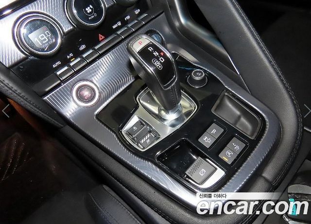 Jaguar F-TYPE 2018 — photo 11
