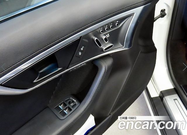 Jaguar F-TYPE 2018 — photo 12
