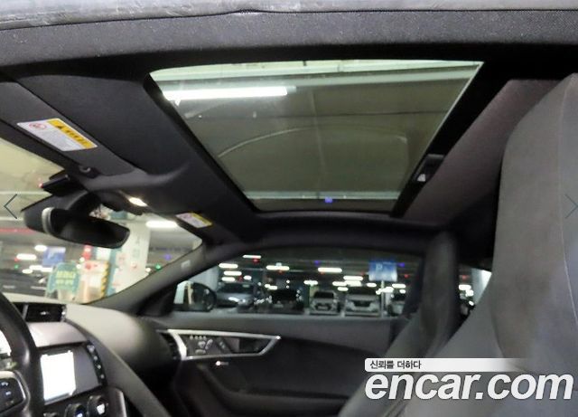 Jaguar F-TYPE 2018 — photo 16