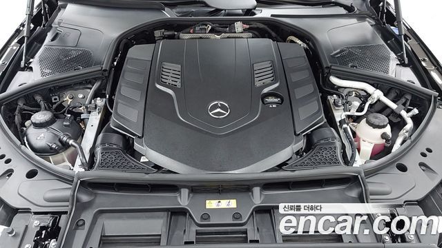 Mercedes-Benz S-Class 2025 — photo 6
