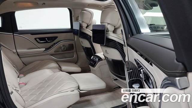 Mercedes-Benz S-Class 2025 — photo 10