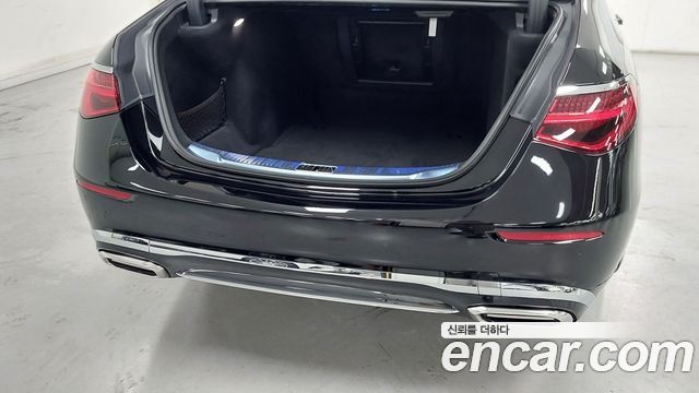 Mercedes-Benz S-Class 2025 — photo 11