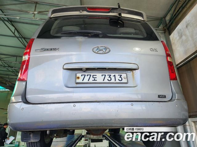 Hyundai Starex 2011 — photo 2