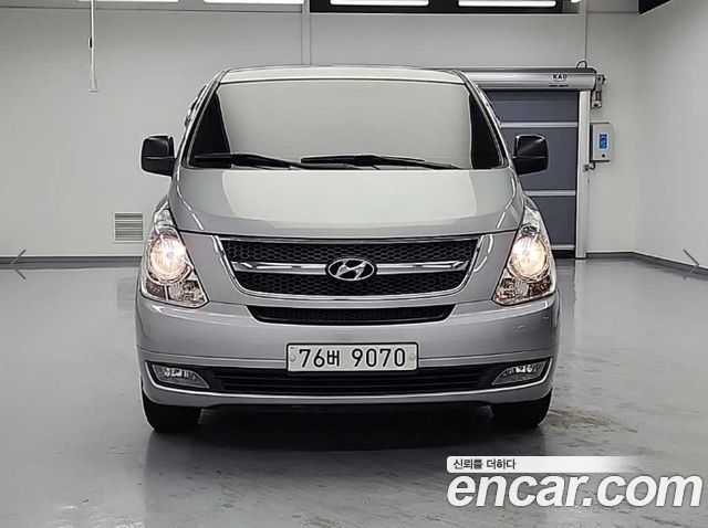Hyundai Starex 2012 — photo 2