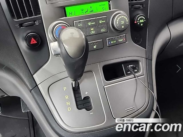 Hyundai Starex 2012 — photo 8