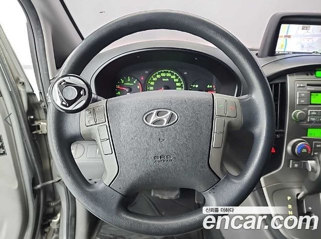 Hyundai Starex 2012 — photo 9