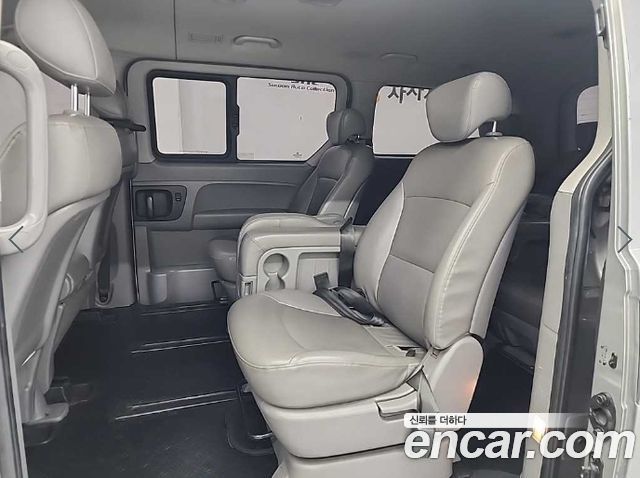 Hyundai Starex 2012 — photo 12