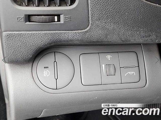 Hyundai Starex 2012 — photo 17