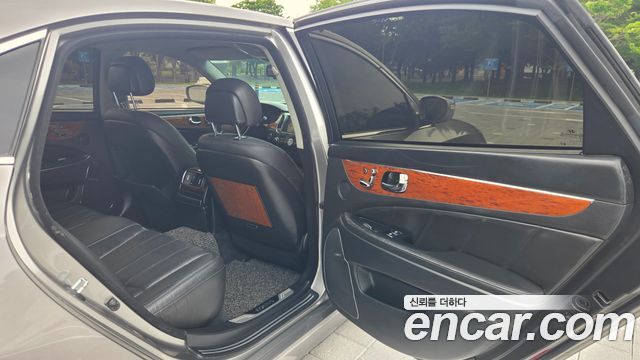 Hyundai Equus 2010 — photo 16