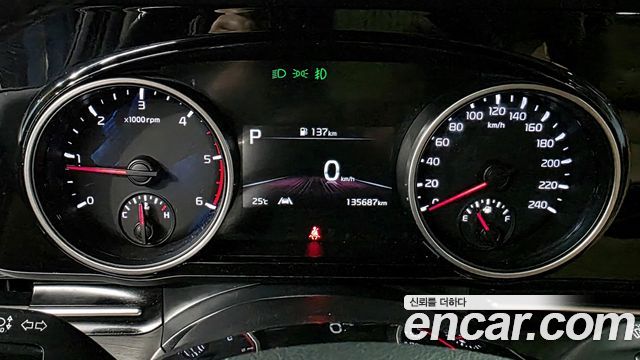 Kia Canival 2022 — photo 8