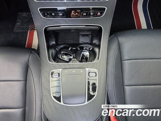 Mercedes-Benz E-Class 2021 — photo 9