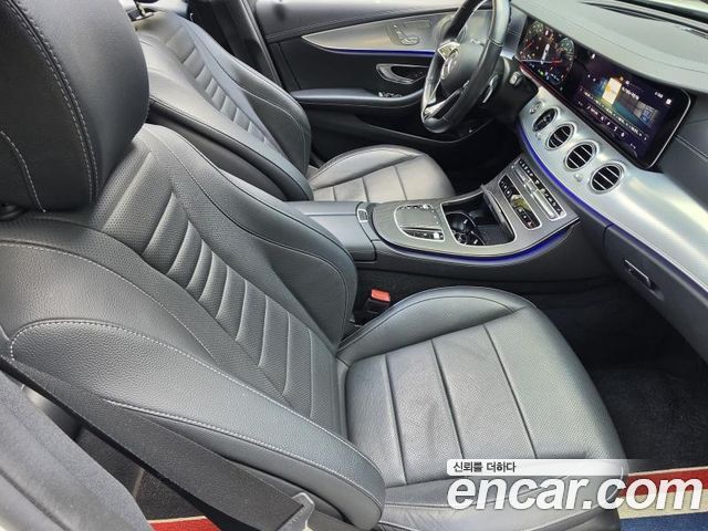 Mercedes-Benz E-Class 2021 — photo 12
