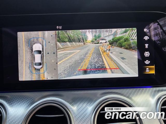 Mercedes-Benz E-Class 2021 — photo 13