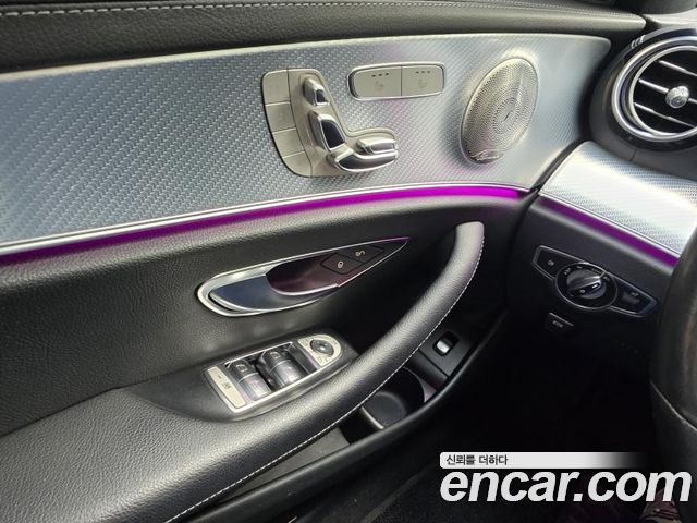 Mercedes-Benz E-Class 2021 — photo 18