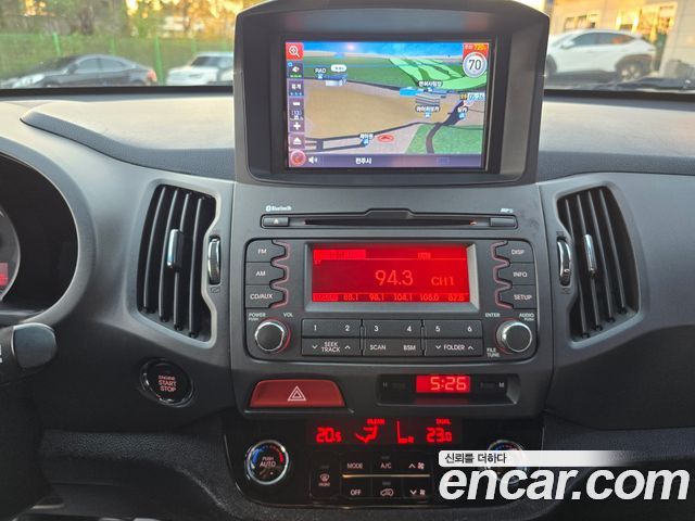 Kia Sportage 2011 — photo 14