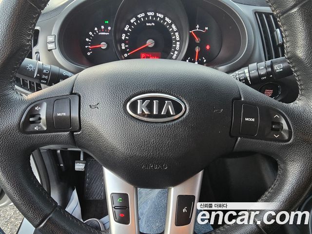 Kia Sportage 2011 — photo 17