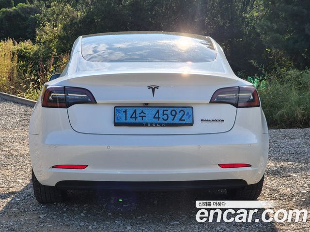 Tesla Model 3 2022 — photo 4