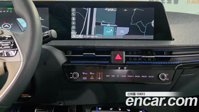 Kia EV6 2023 — photo 10
