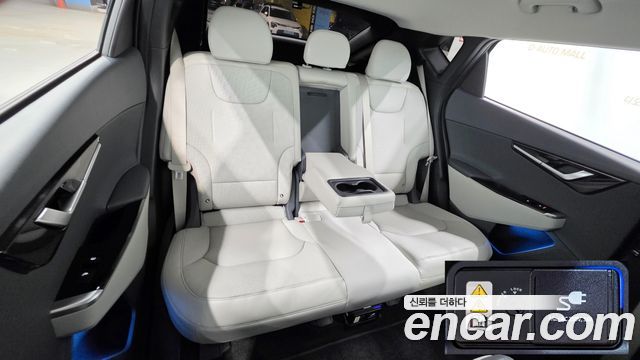 Kia EV6 2023 — photo 17