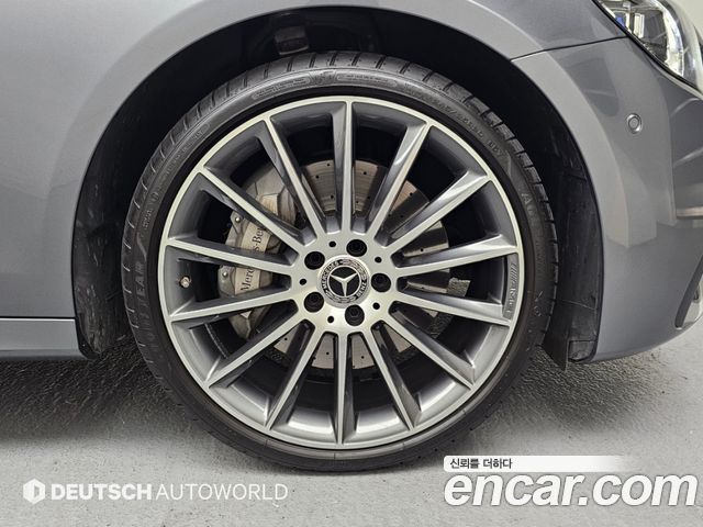 Mercedes-Benz E-Class 2021 — photo 5