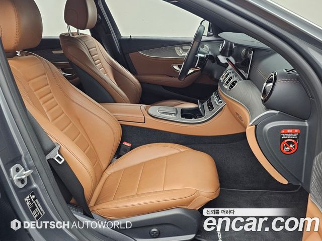 Mercedes-Benz E-Class 2021 — photo 10