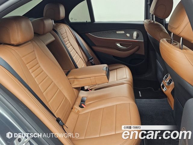 Mercedes-Benz E-Class 2021 — photo 12