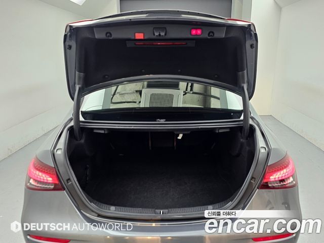 Mercedes-Benz E-Class 2021 — photo 19
