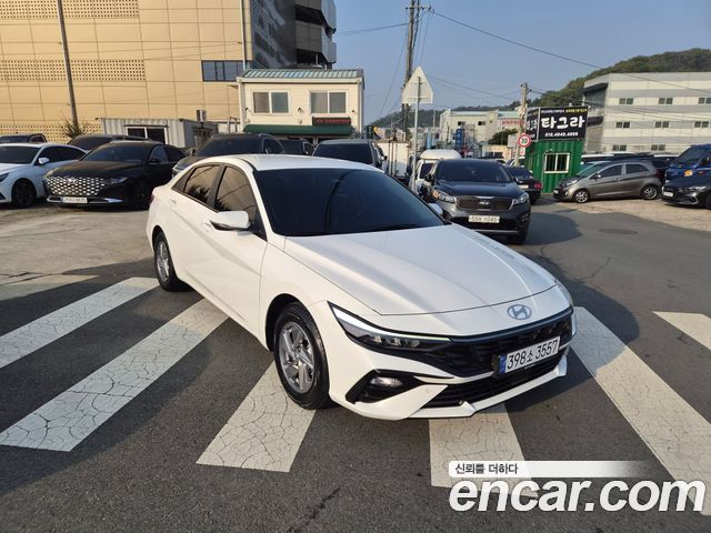 Hyundai AVANTE 2024 — photo 1