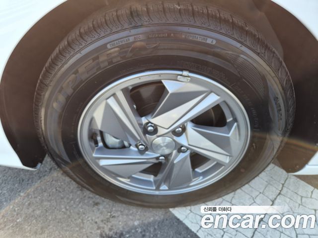 Hyundai AVANTE 2024 — photo 18
