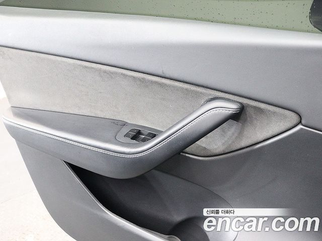 Tesla Model Y 2021 — photo 9