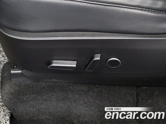 Tesla Model Y 2021 — photo 12