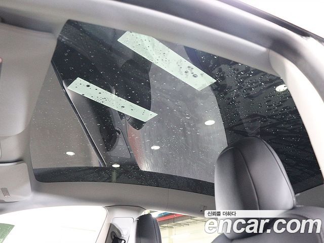 Tesla Model Y 2021 — photo 13