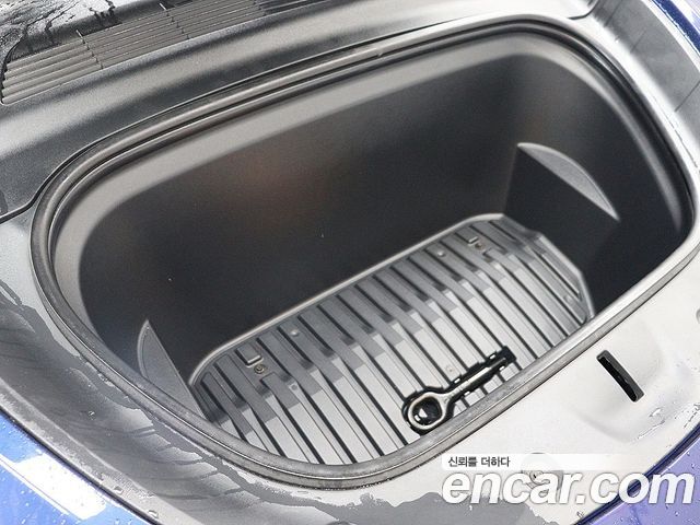 Tesla Model Y 2021 — photo 16