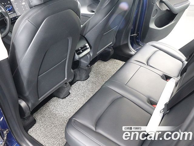 Tesla Model Y 2021 — photo 18