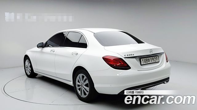 Mercedes-Benz C-Class 2019 — photo 4