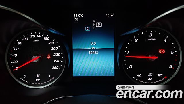 Mercedes-Benz C-Class 2019 — photo 8
