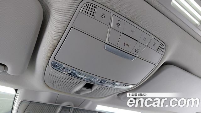 Mercedes-Benz C-Class 2019 — photo 13