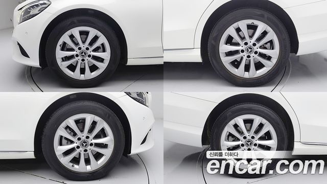 Mercedes-Benz C-Class 2019 — photo 17