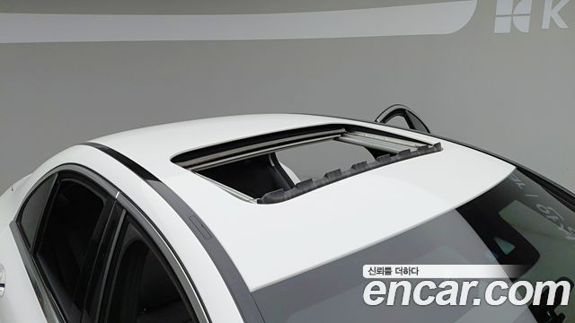 Mercedes-Benz C-Class 2019 — photo 18